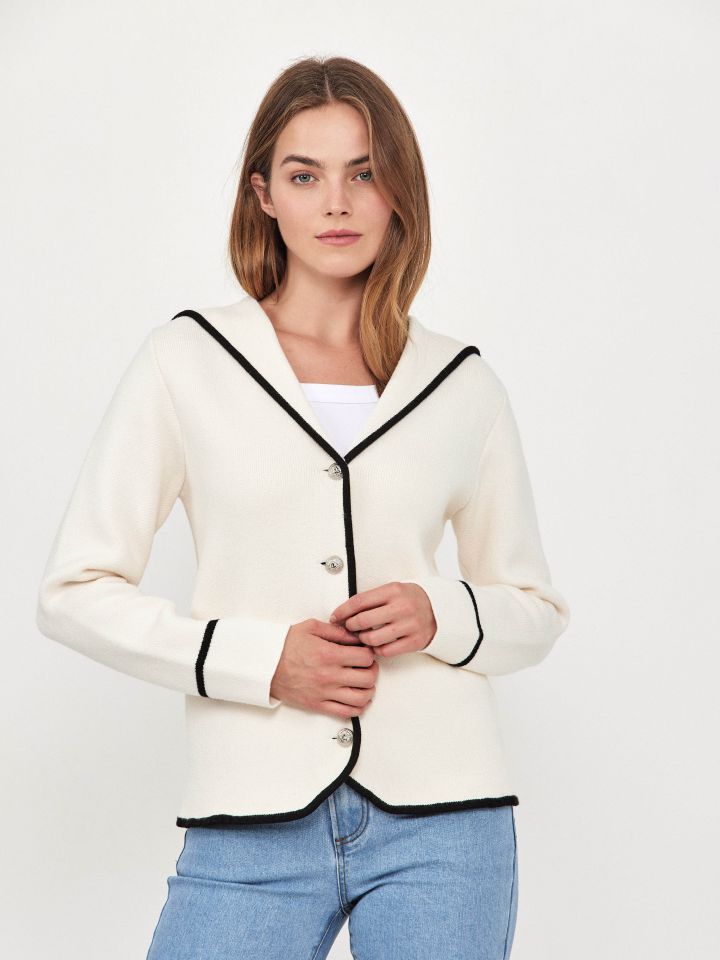 קפוצ’ון סריג שילובים בצבע אופוויט