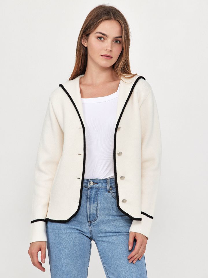 קפוצ’ון סריג שילובים בצבע אופוויט