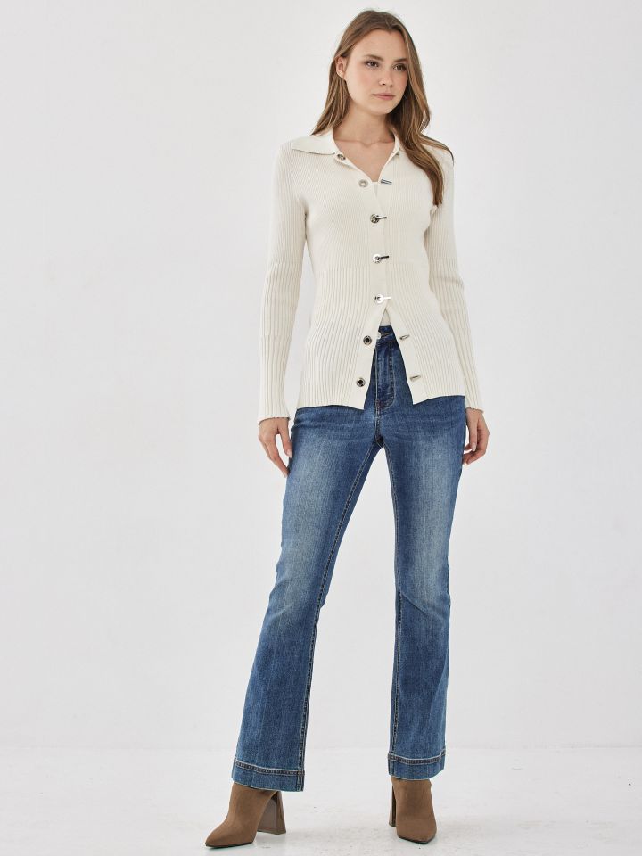 עליונית סריג אבזמים בצבע אופוויט