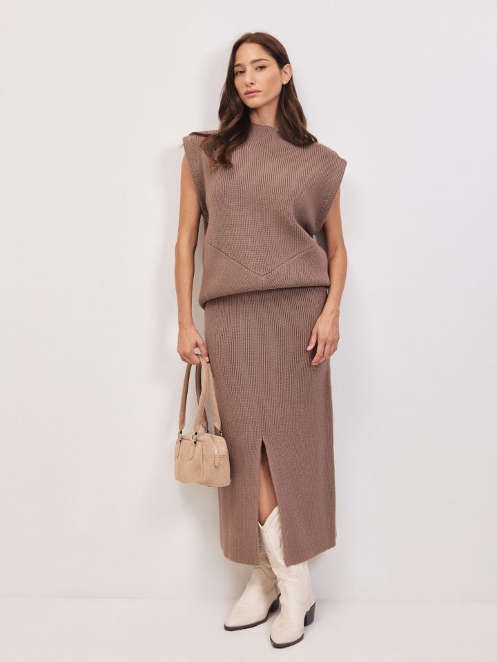 אפודה סריג בצבע מוקה