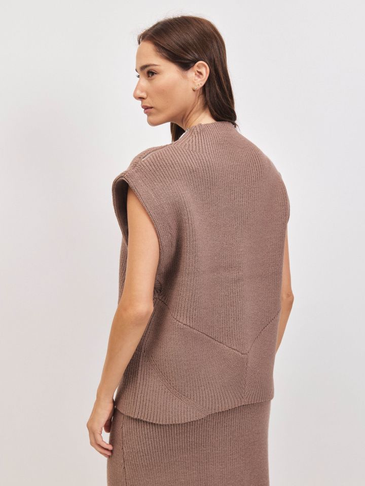 אפודה סריג בצבע מוקה