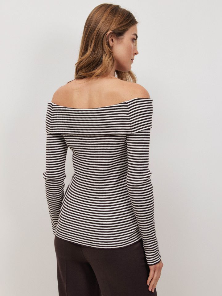 סריג כתפיים חשופות PROMO בצבע קאמל