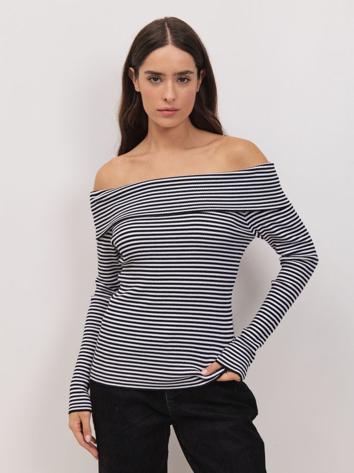 סריג כתפיים חשופות PROMO בצבע שחור