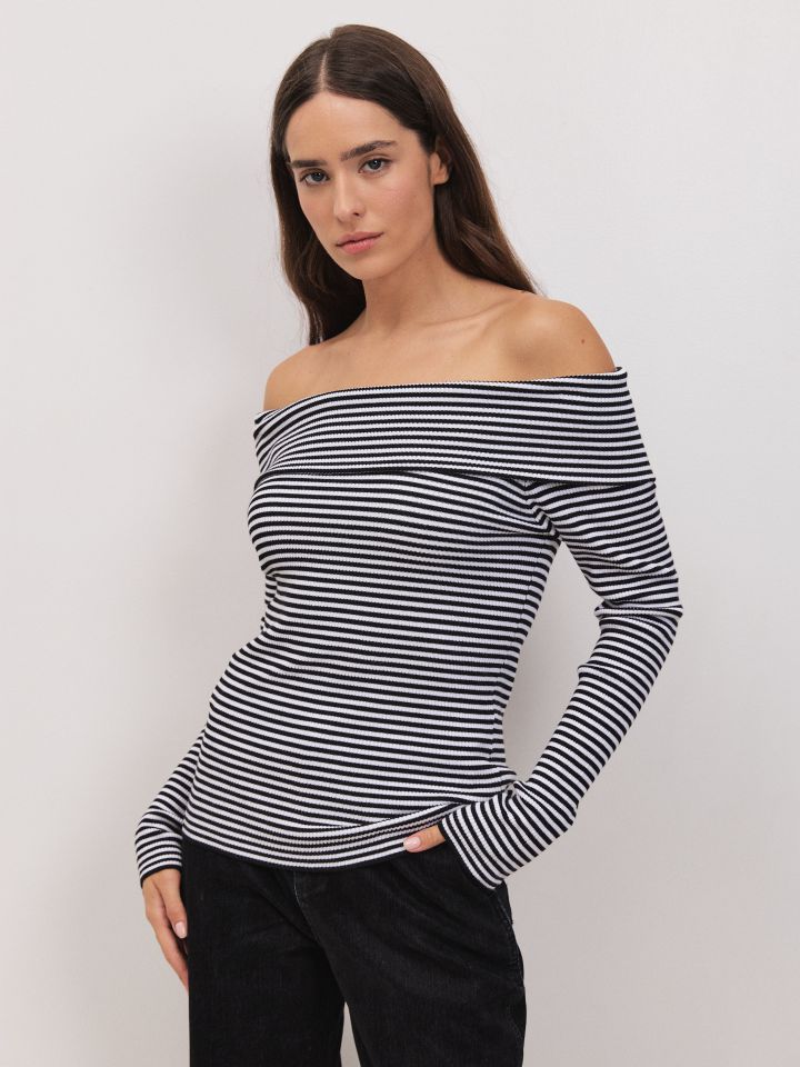 סריג כתפיים חשופות PROMO בצבע שחור