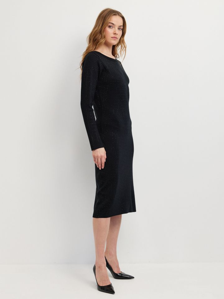 שמלה סריג דמוי יהלומים בצבע שחור