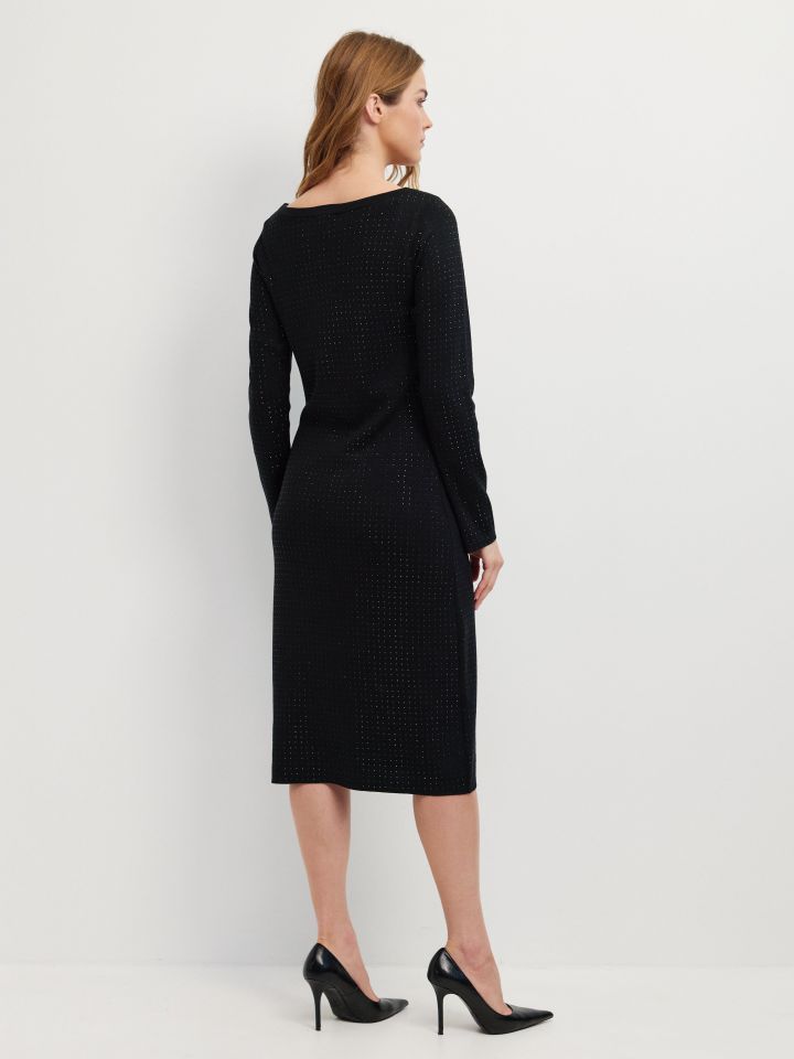 שמלה סריג דמוי יהלומים בצבע שחור