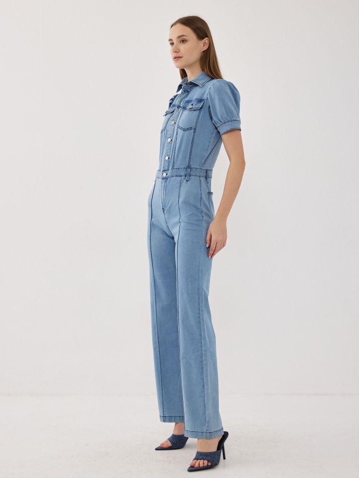 אוברול ג’ינס YARIN בצבע ג’ינס בהיר