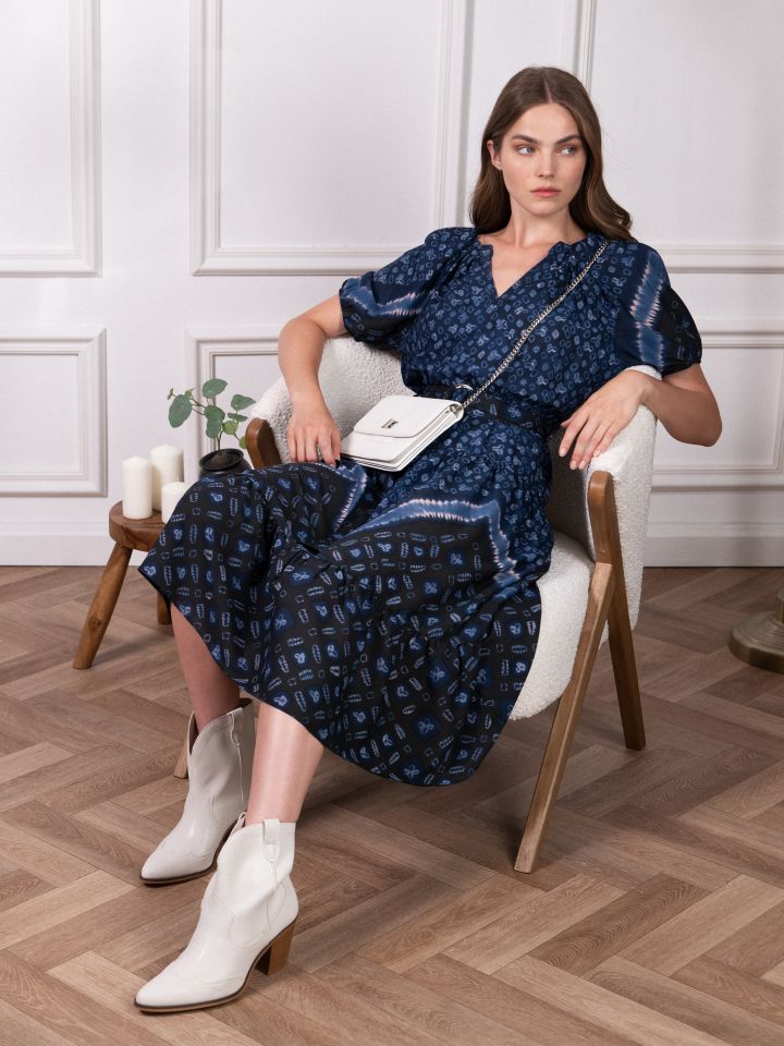 שמלה דפוס אינדיגו + חגורה בצבע כחול