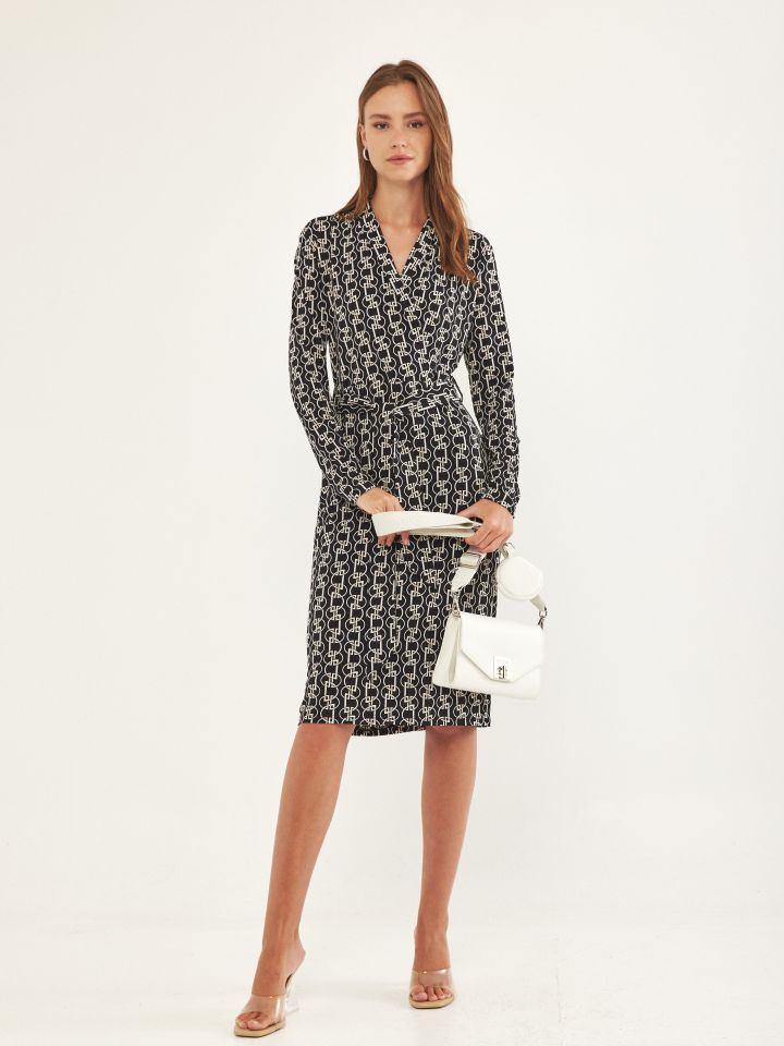 שמלה דפוס + חגורה PROMO בצבע שחור