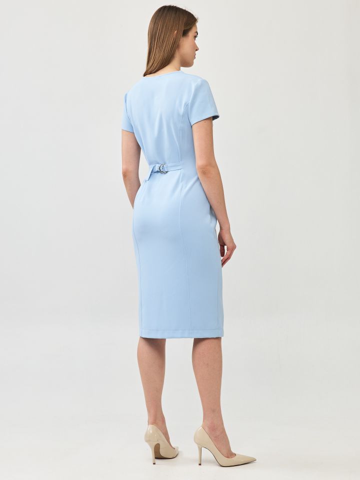 שמלה V מכופתרת בצבע תכלת