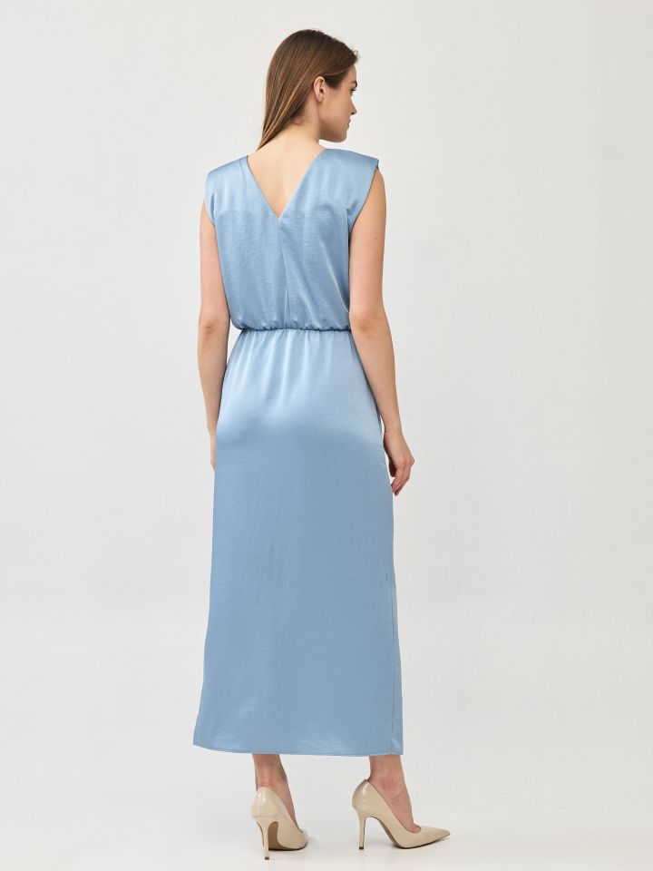 שמלה סטן כפתורים בכתף בצבע תכלת