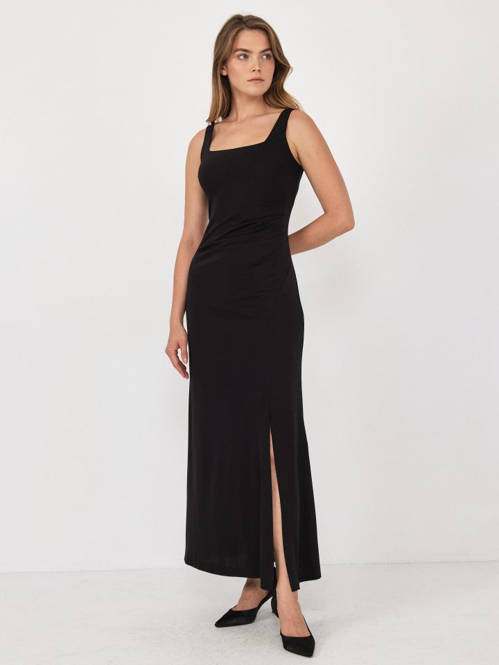 שמלה מקסי אמזון בצבע שחור