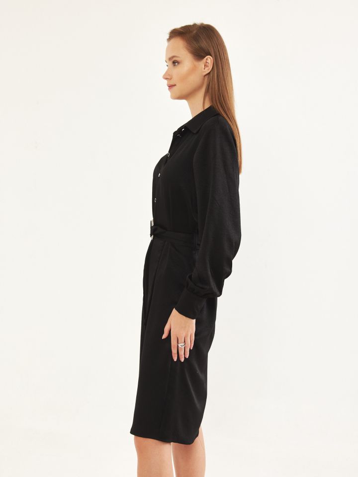 שמלה צוארון + חגורה קשירה בצבע שחור