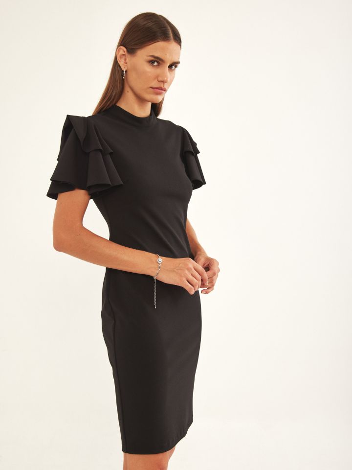 שמלה שרוול וולן בצבע שחור