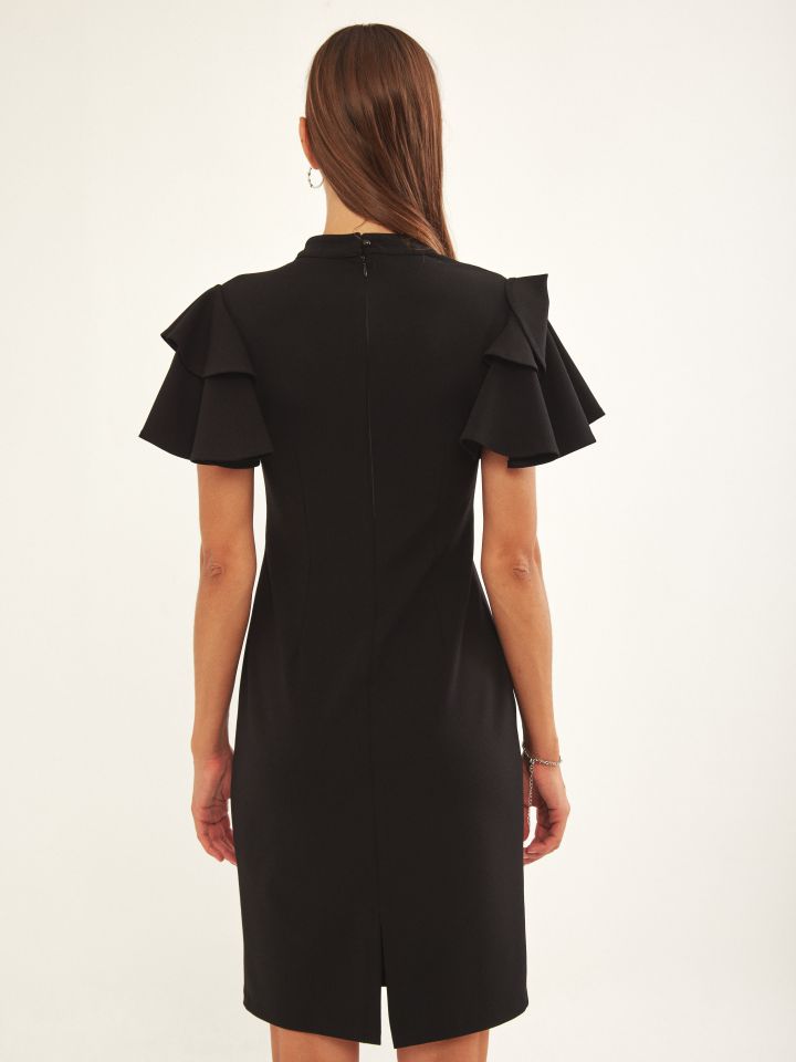 שמלה שרוול וולן בצבע שחור