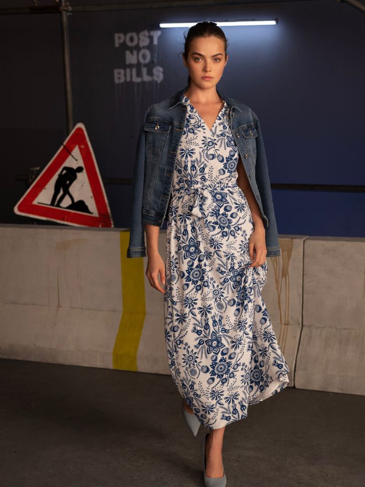 שמלה דפוס שינה חגורה PROMO בצבע פרחוני