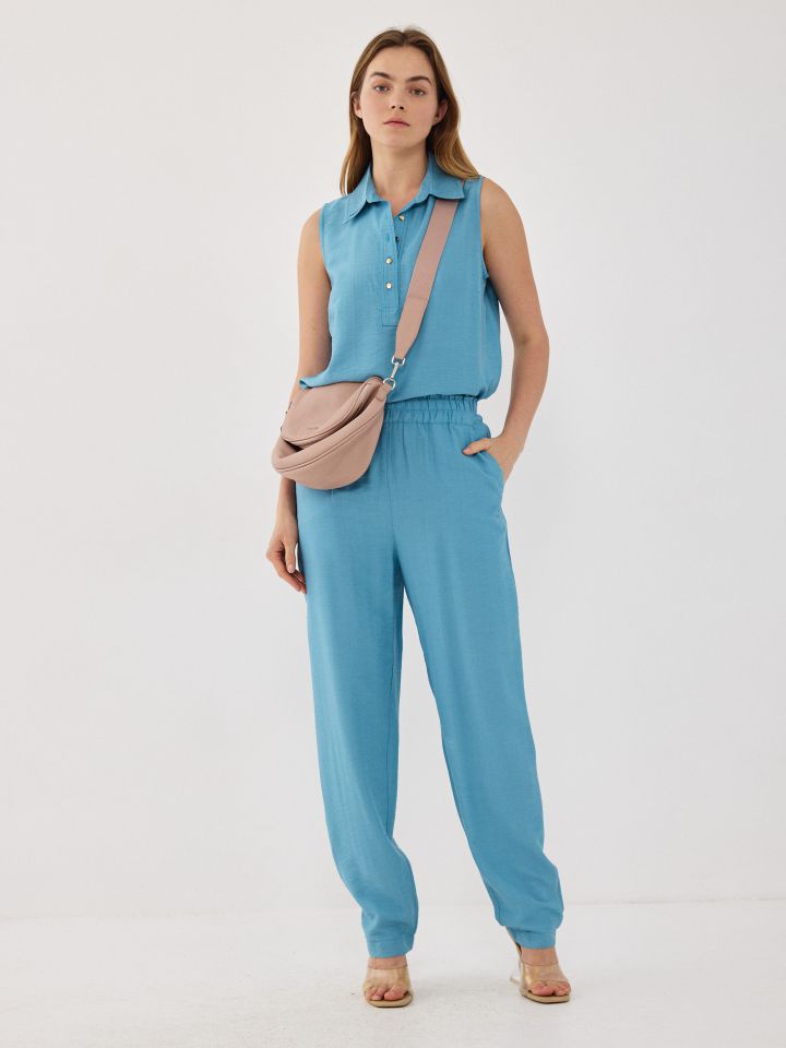 חליפת מכנסיים SHIRA בצבע תכלת