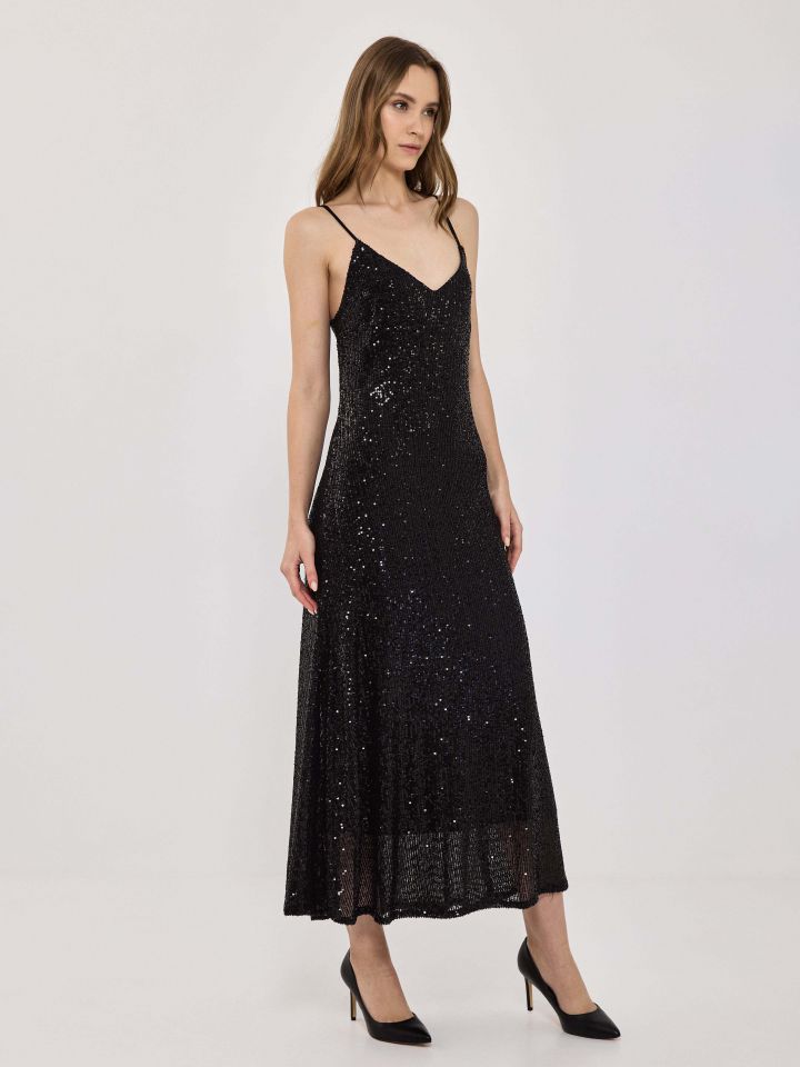 שמלה מקסי פייטים בצבע שחור