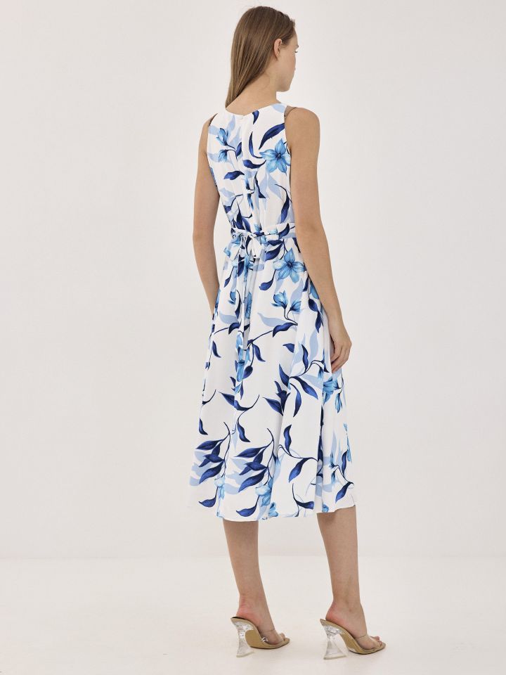 שמלה דפוס פרחים קשירה בגב בצבע כחול/לבן