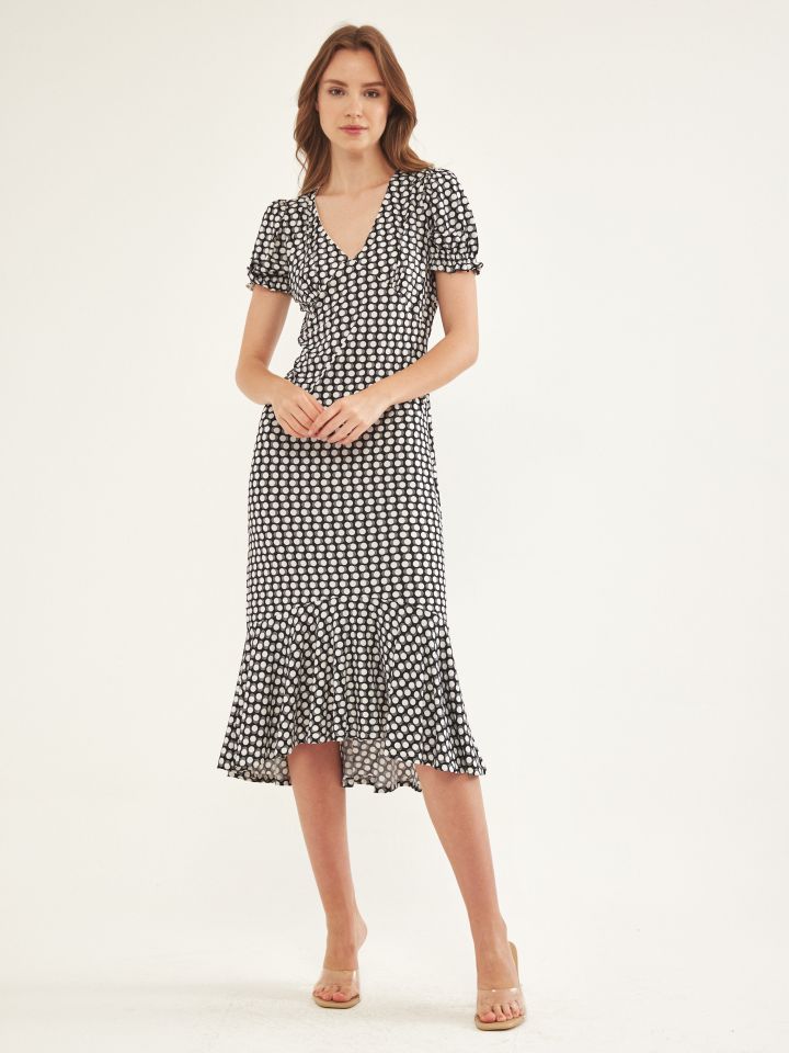 שמלה V דפוס נקודות בצבע שחור