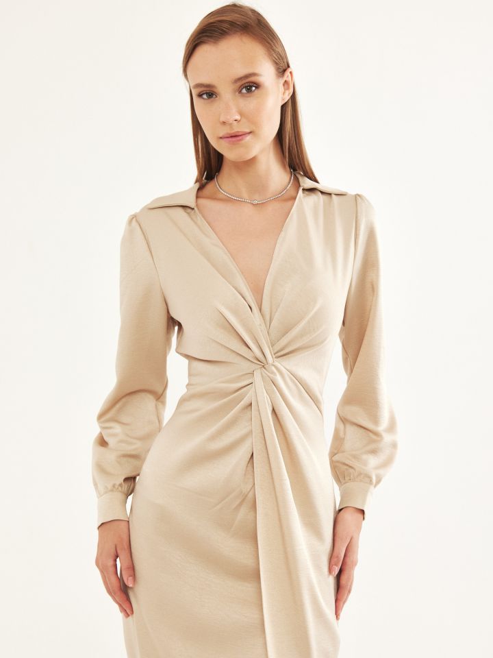 שמלה סטן מעטפה בצבע בייז’