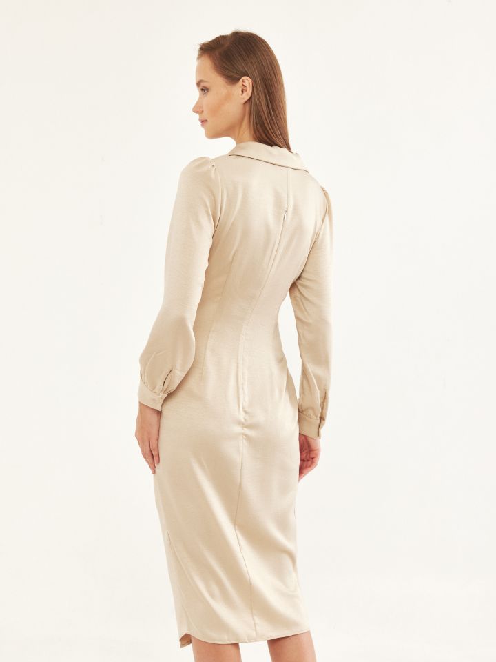 שמלה סטן מעטפה בצבע בייז’