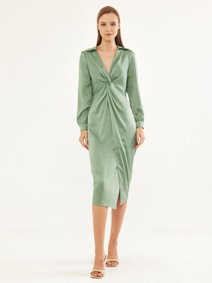 שמלה סטן מעטפה בצבע ירוק בהיר