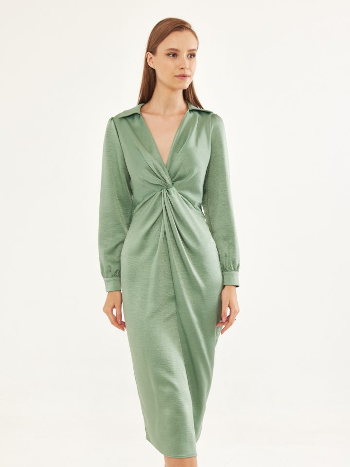 שמלה סטן מעטפה בצבע ירוק בהיר