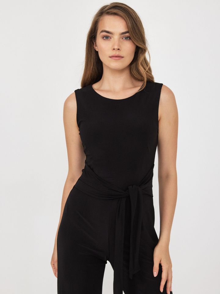 אוברול קשירה בצבע שחור