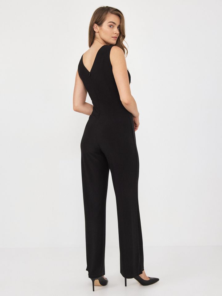 אוברול קשירה בצבע שחור