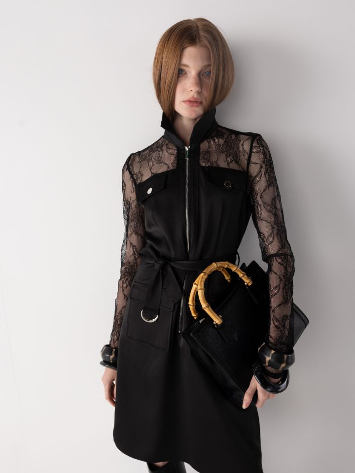 שמלה שילוב תחרה כיסים LIAT בצבע שחור