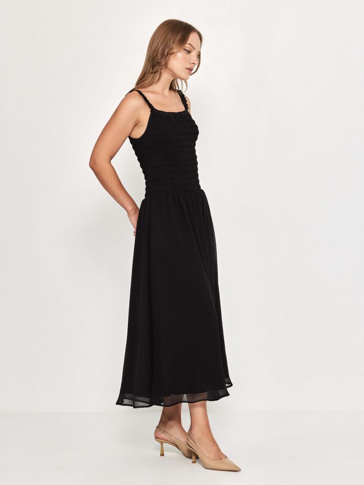 שמלה כתפיות סטרפלס בצבע שחור