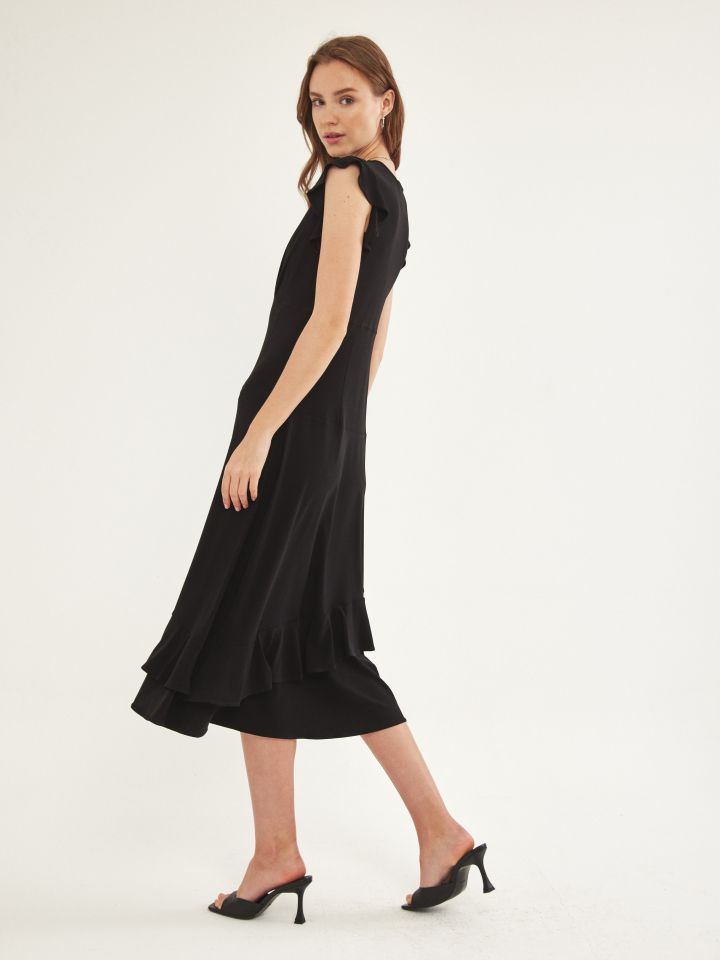 שמלה V מלמלות כפתורים בצבע שחור