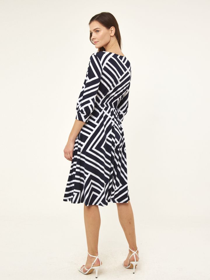 שמלה V דפוס COURAGE בצבע כחול/לבן