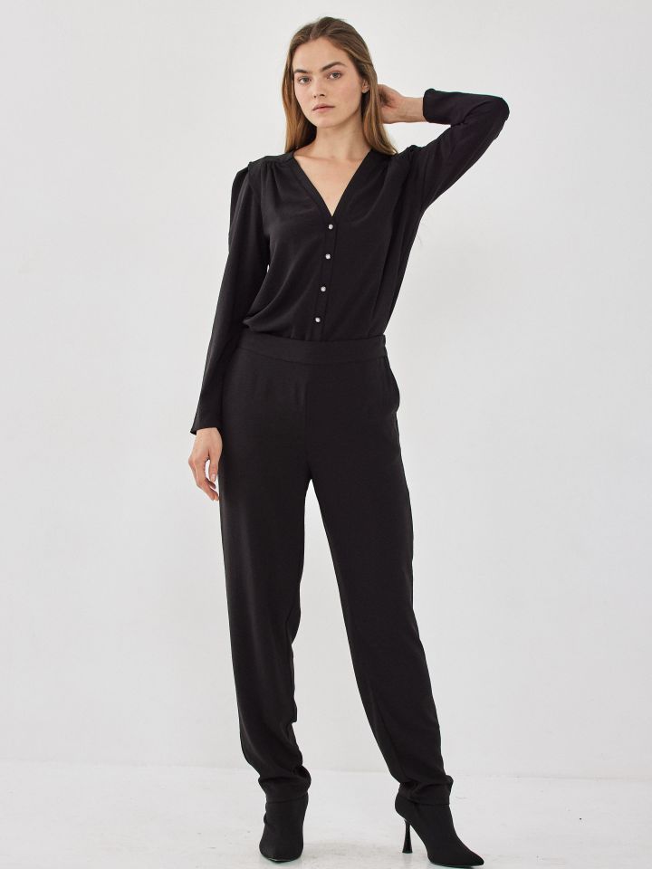 חליפה V כפתורים PARIS בצבע שחור