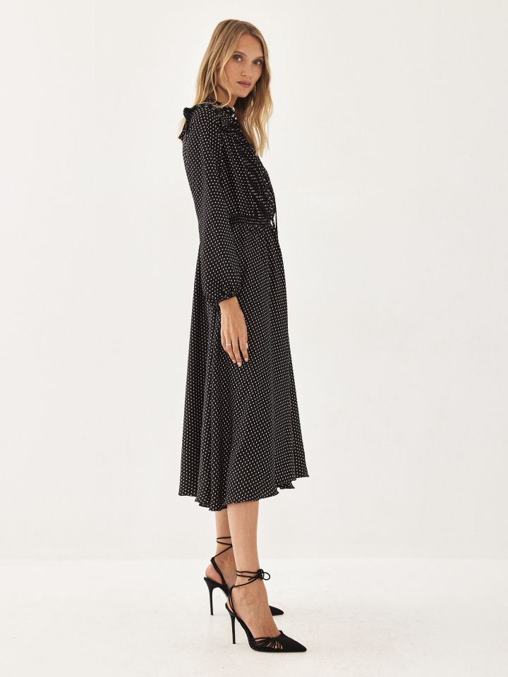 שמלה נקודות בצבע שחור