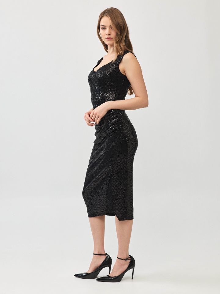 שמלה לורקס מעטפה בצבע שחור