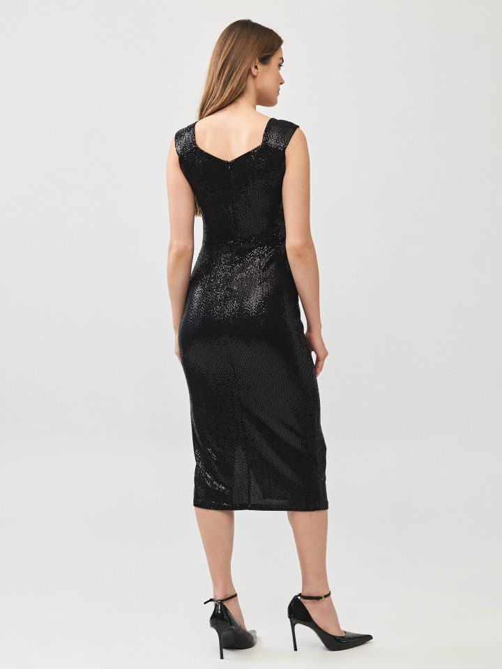 שמלה לורקס מעטפה בצבע שחור