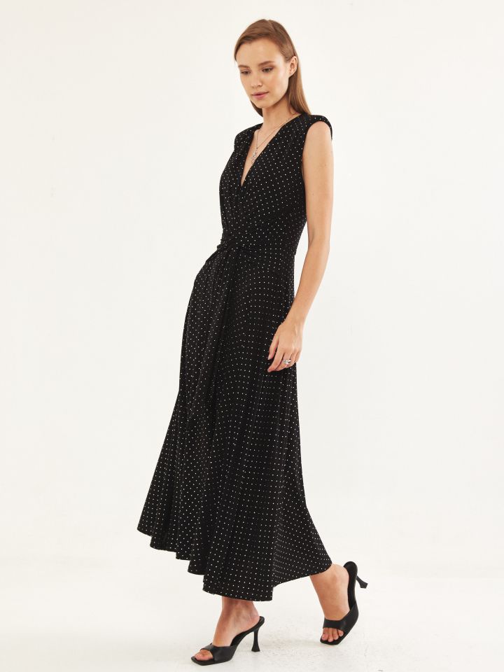 שמלה פייטים וולן בצבע שחור