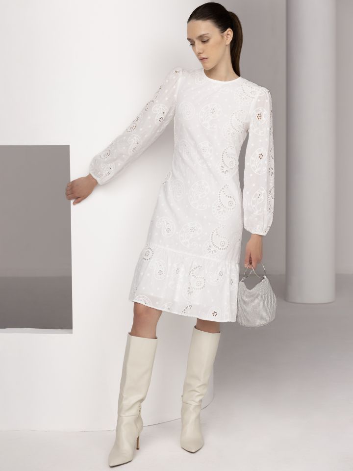 שמלה קרושה בצבע לבן