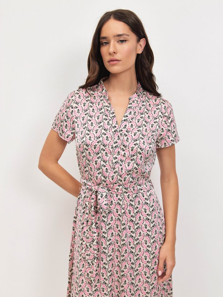 שמלה דפוס חגורה PROMO בצבע ורוד עתיק