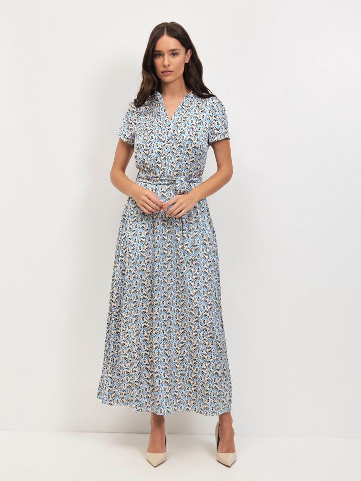 שמלה דפוס חגורה PROMO בצבע תכלת