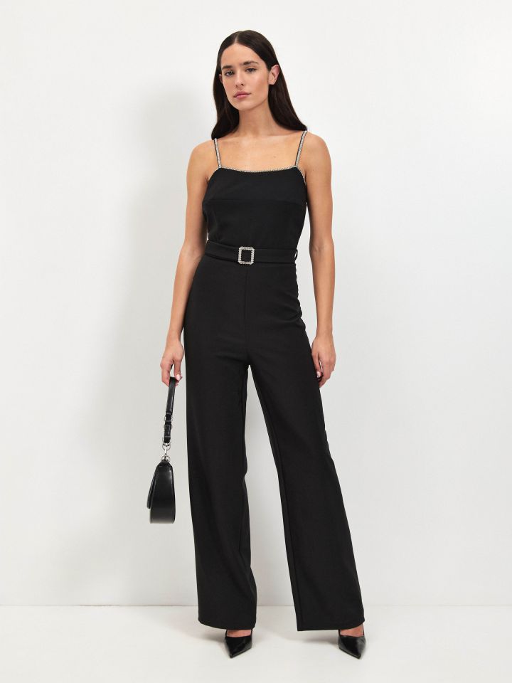 אוברול כתפיות דמוי יהלומים בצבע שחור