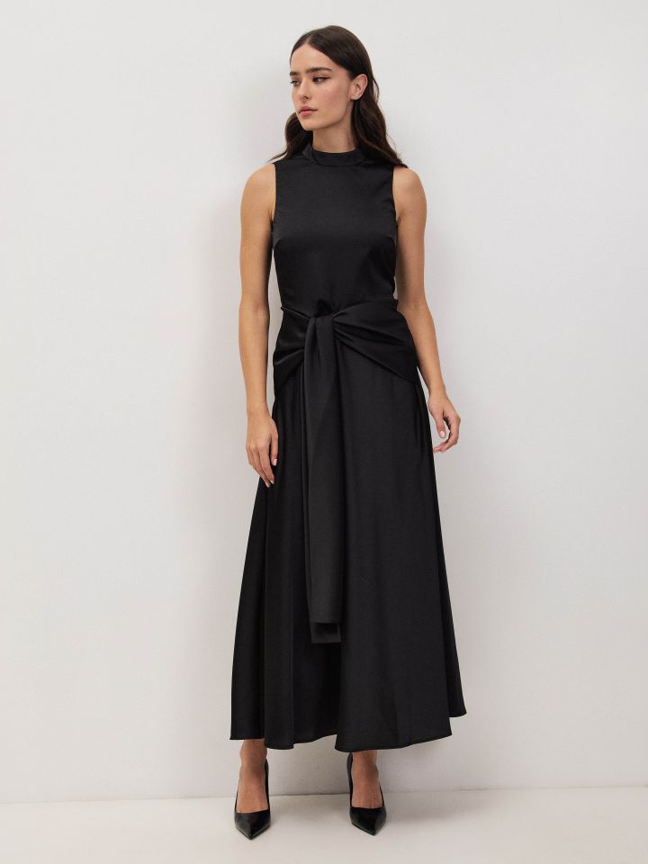 שמלה סטן קשירה במותן בצבע שחור