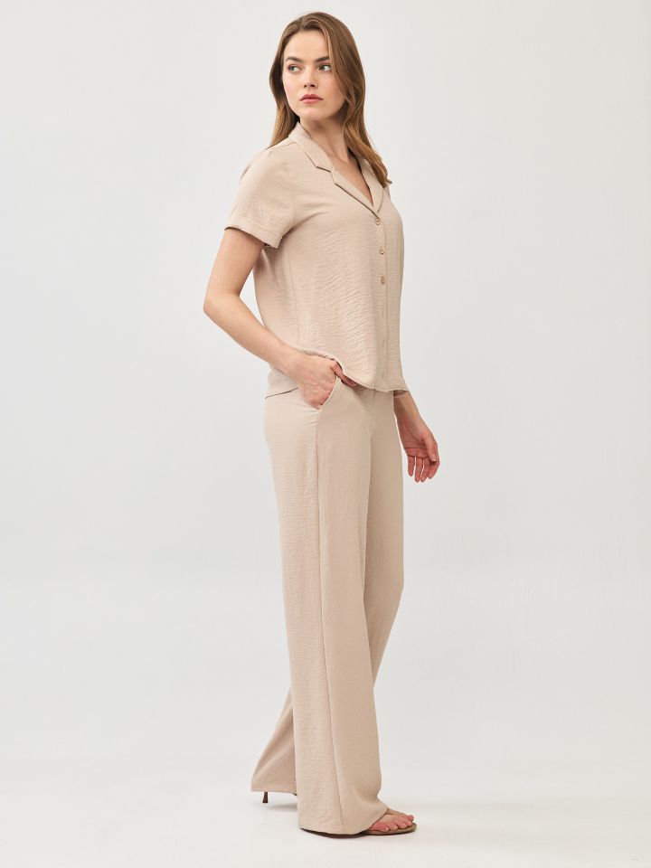 חליפה מכנסיים נטלי בצבע בייז’