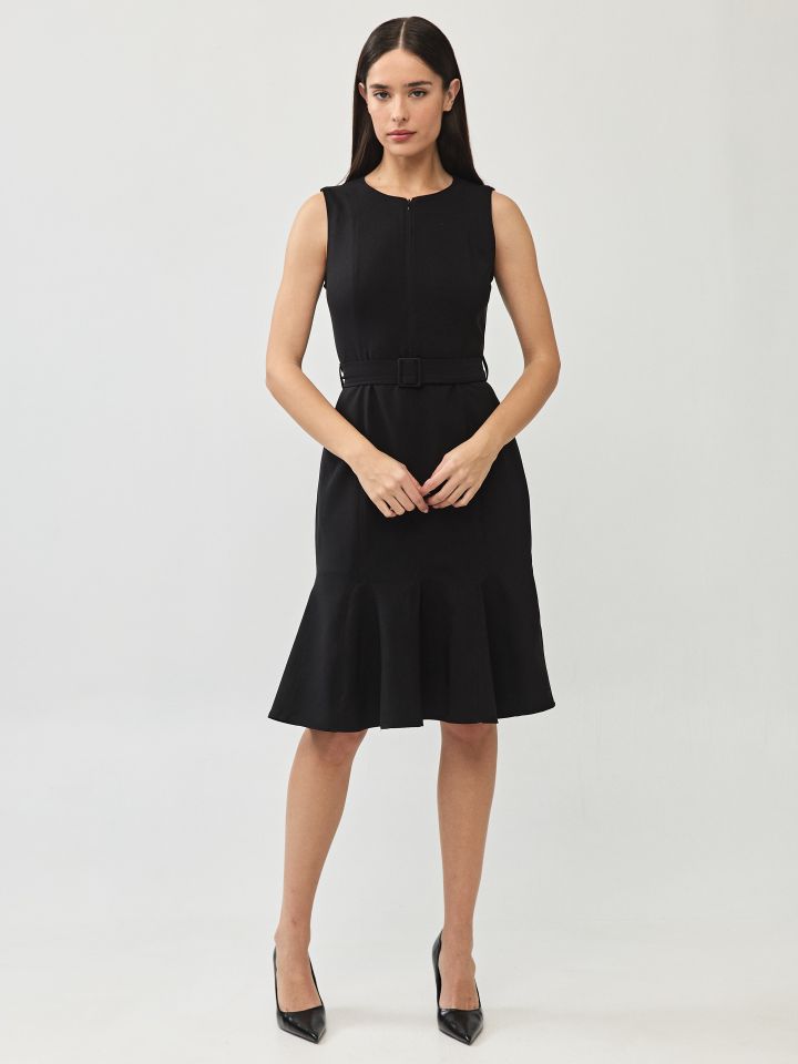 שמלה קומו חגורה ואבזמים בצבע שחור