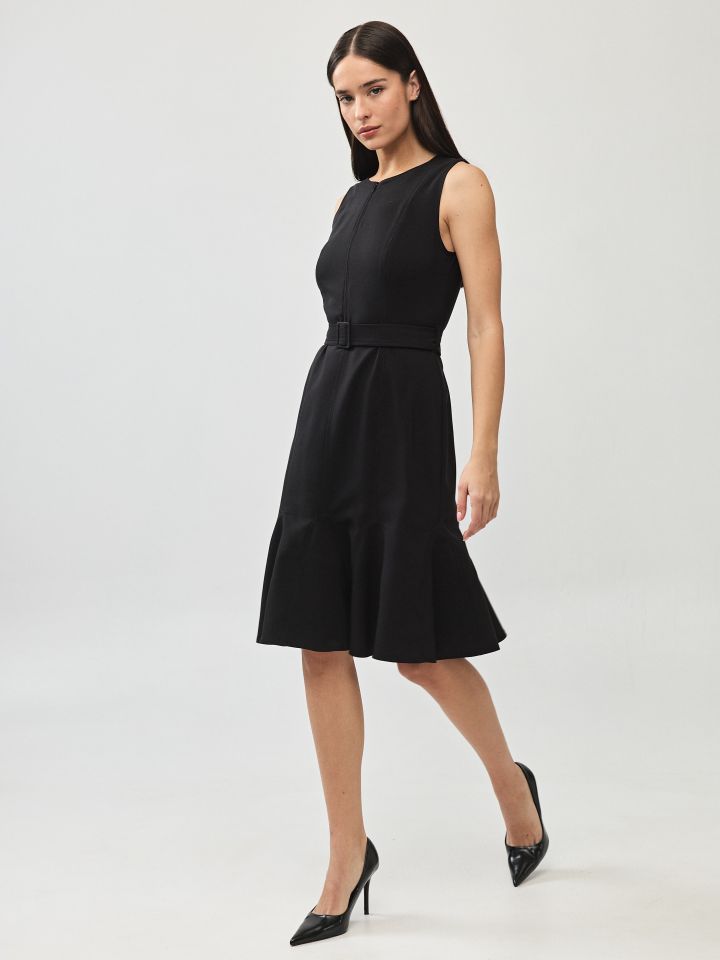 שמלה קומו חגורה ואבזמים בצבע שחור