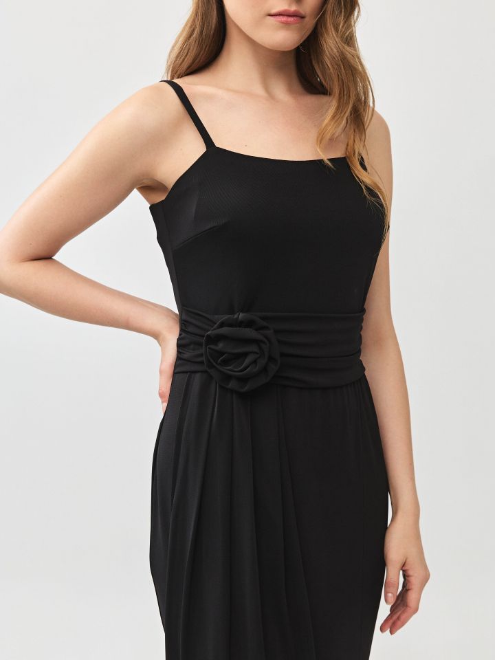 שמלה אמזון פרח בצבע שחור