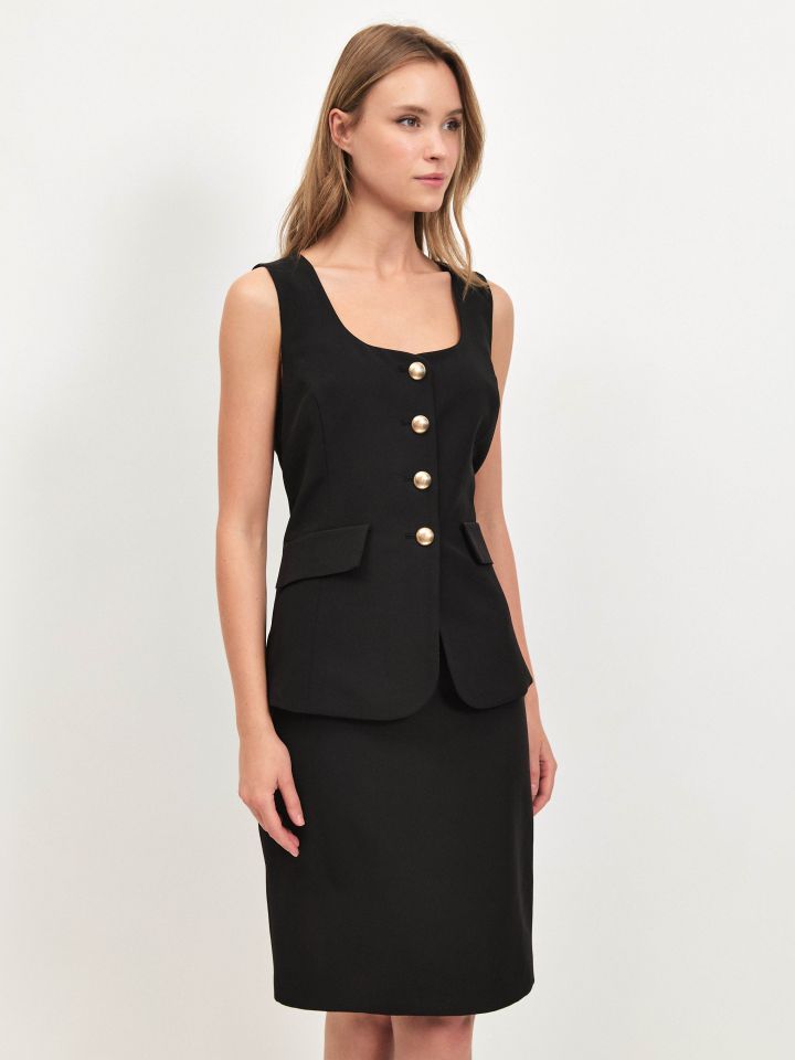 אוברול חצאית LINOR בצבע שחור