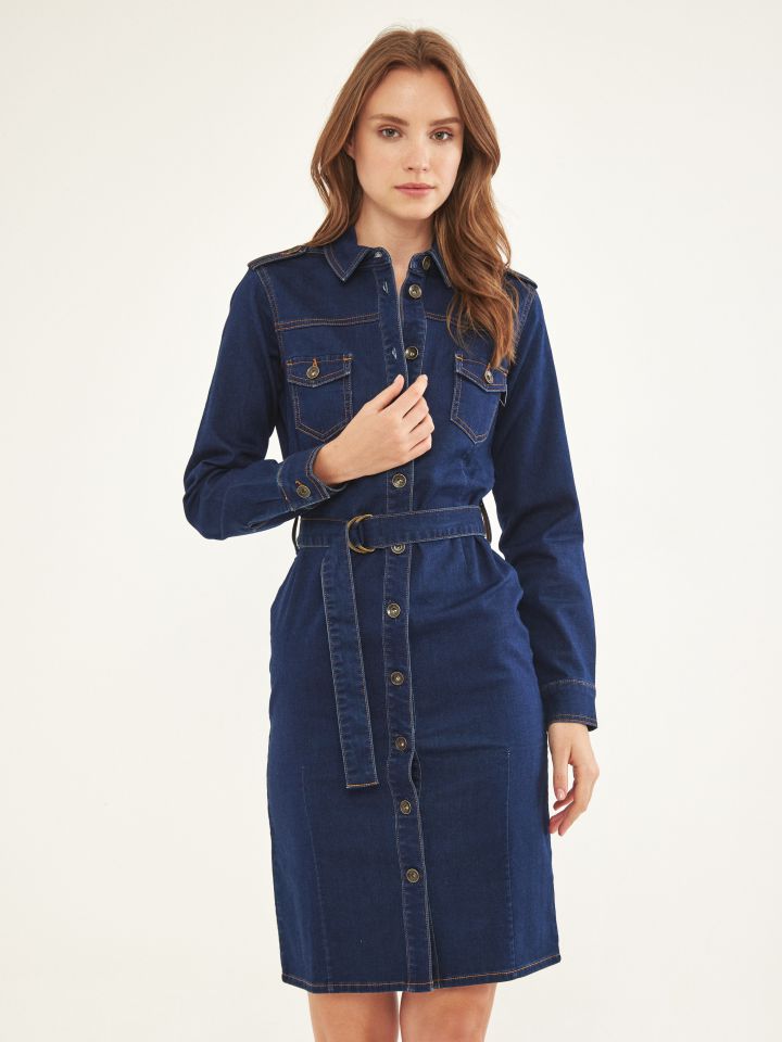 שמלה ג’ינס בצבע ג’ינס כהה